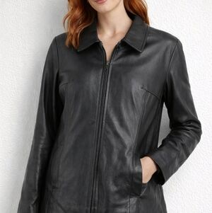 Wilsons Leather Black Zip Front  Womens Jacket Sz M Classic Biker Country (FLAW)
